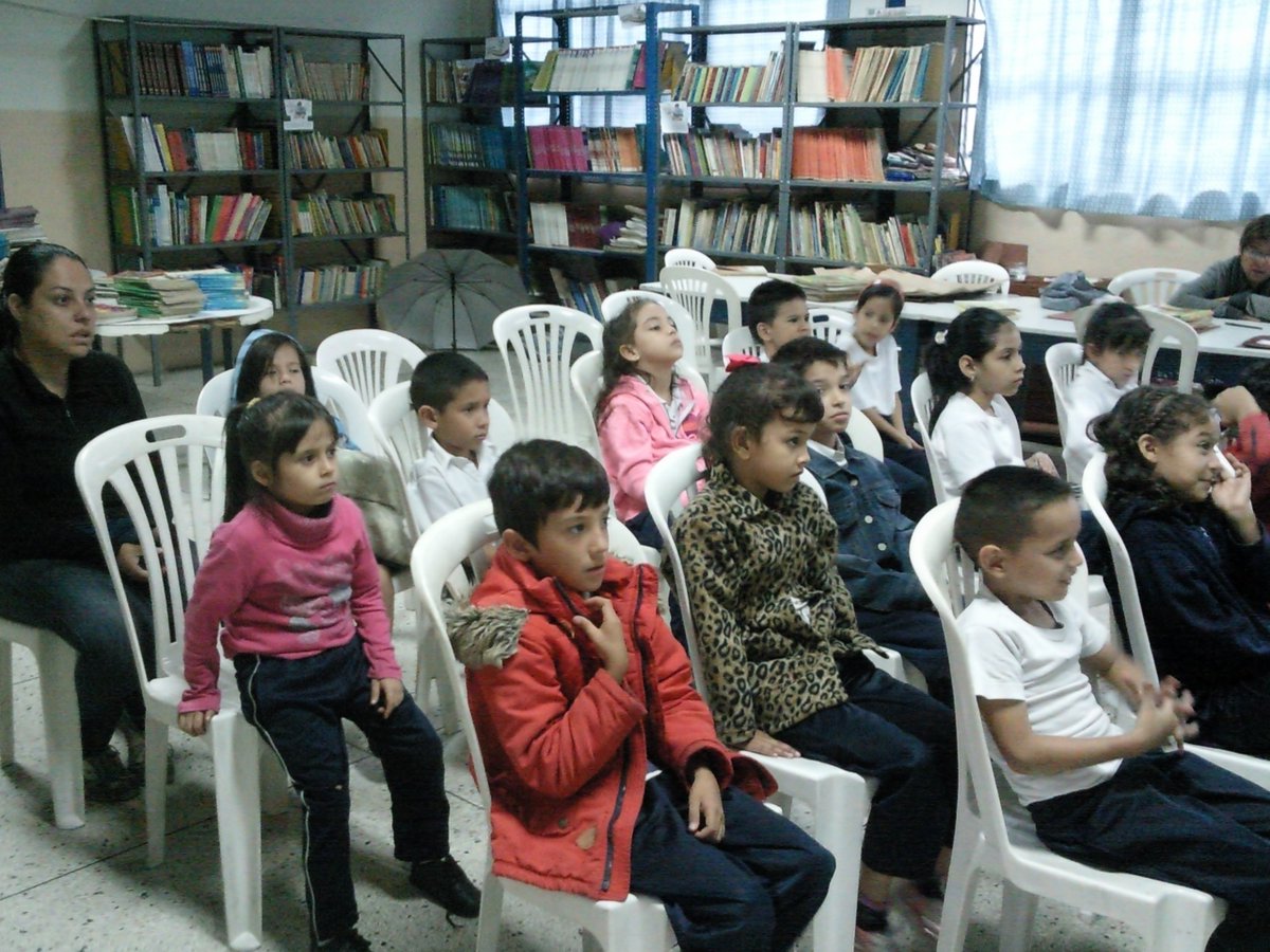 BANDERA NACIONAL / AMO MI BANDERA VIDEO FORO SOBRE SIMBOLOS PATRIOS A ESCOLARES DE 1° GRADO <a href="/charlychaves/">Charly Rojas Chaves</a> @ZonaEducTachira