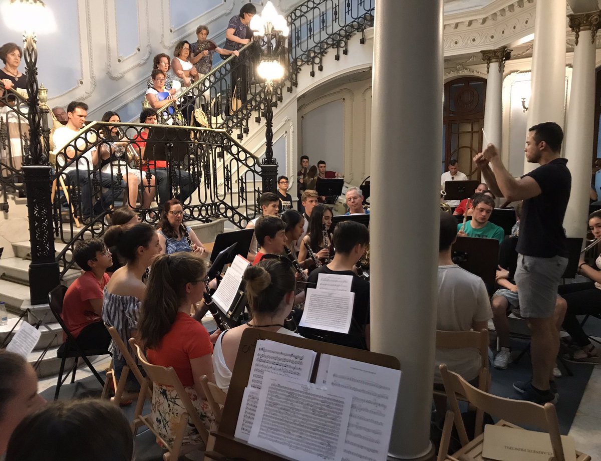 AytoAviles's tweet photo. Cuatro momentos del ensayo de hoy en el Conservatorio para el concierto de mañana que conmemora la Fiesta de la Música. 20h en El Parche https://t.co/v0XxKh5mQH