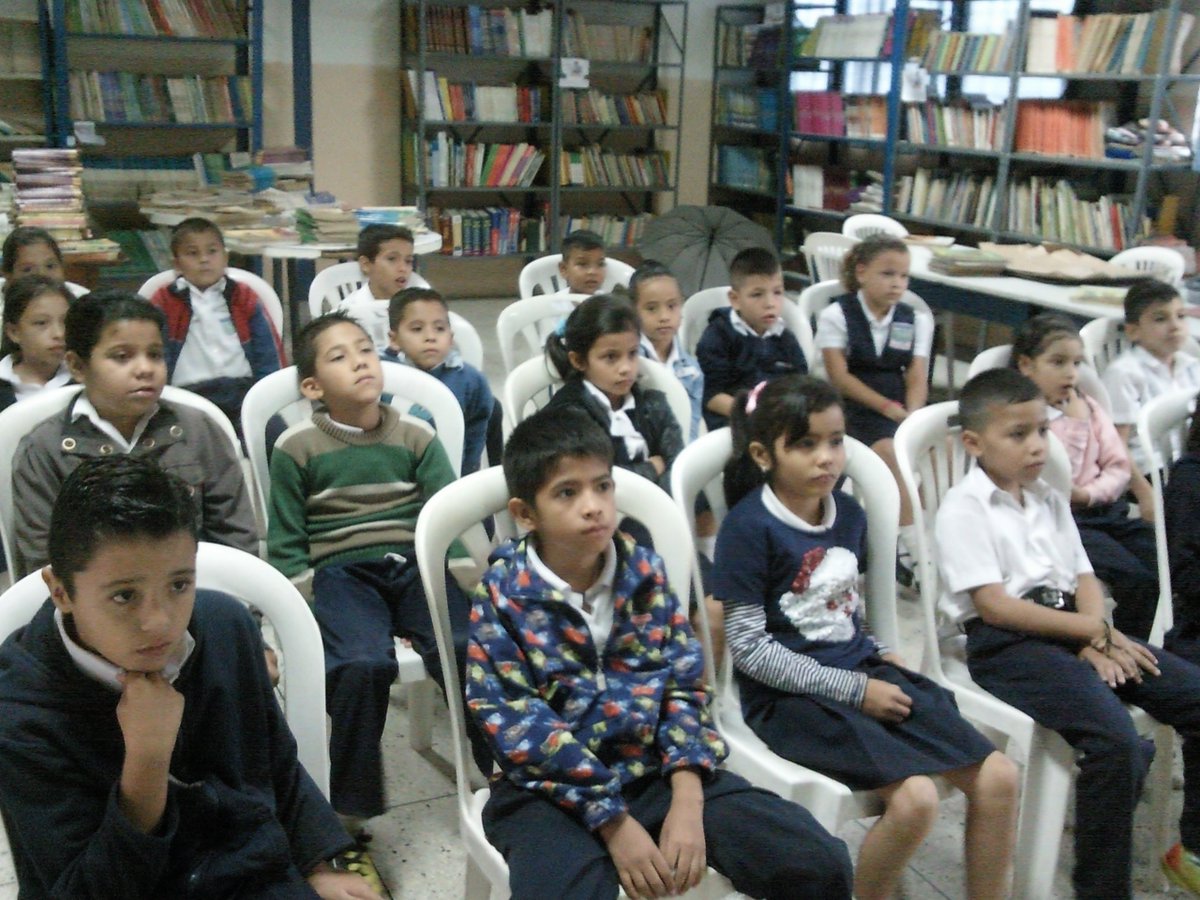 VIDEO FORO SOBRE LOS SIMBOLOS PATRIOS A ESCOLARES DE 2° GRADO #AmoMiBandera <a href="/charlychaves/">Charly Rojas Chaves</a> @ZonaEducTachira