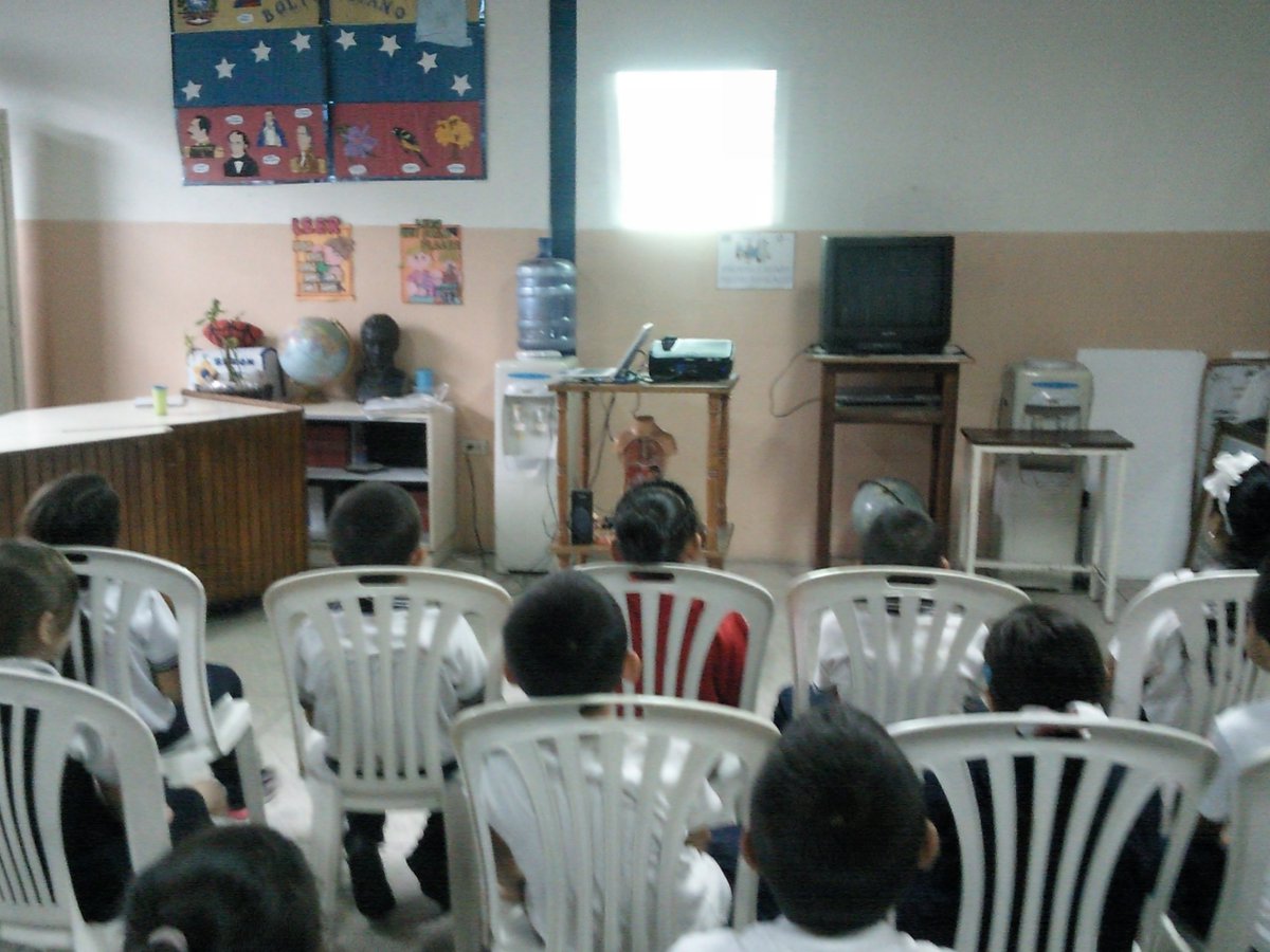 VIDEO FORO SOBRE LOS SIMBOLOS PATRIOS A ESCOLARES DE 3° GRADO #AmoMiBandera <a href="/charlychaves/">Charly Rojas Chaves</a> @ZonaEducTachira