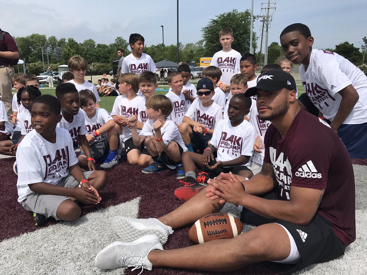 .<a href="/dak/">Dak Prescott</a> hanging with the kids at his Procamp. Tune in tonight to hear from the Cowboys star.
