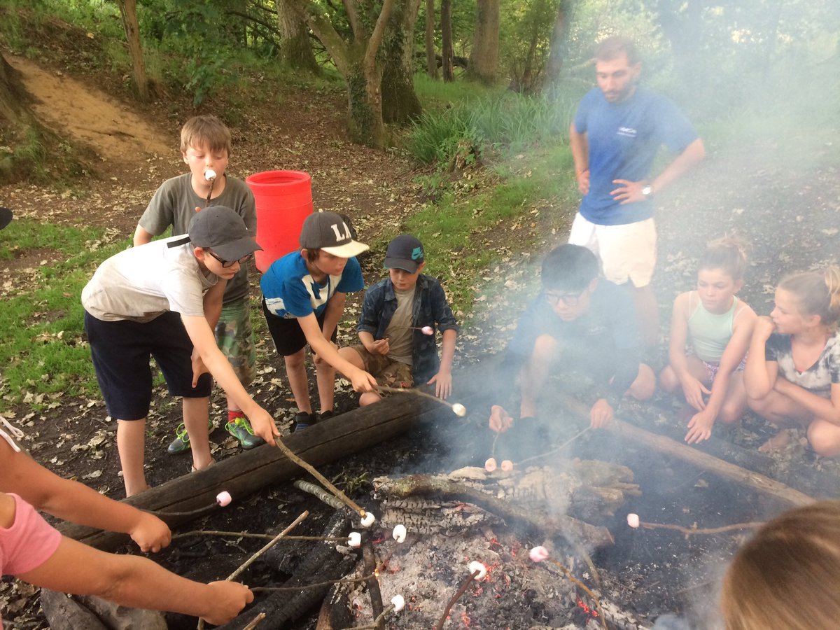 AwbridgePrimary's tweet image. Marshmallow carnage