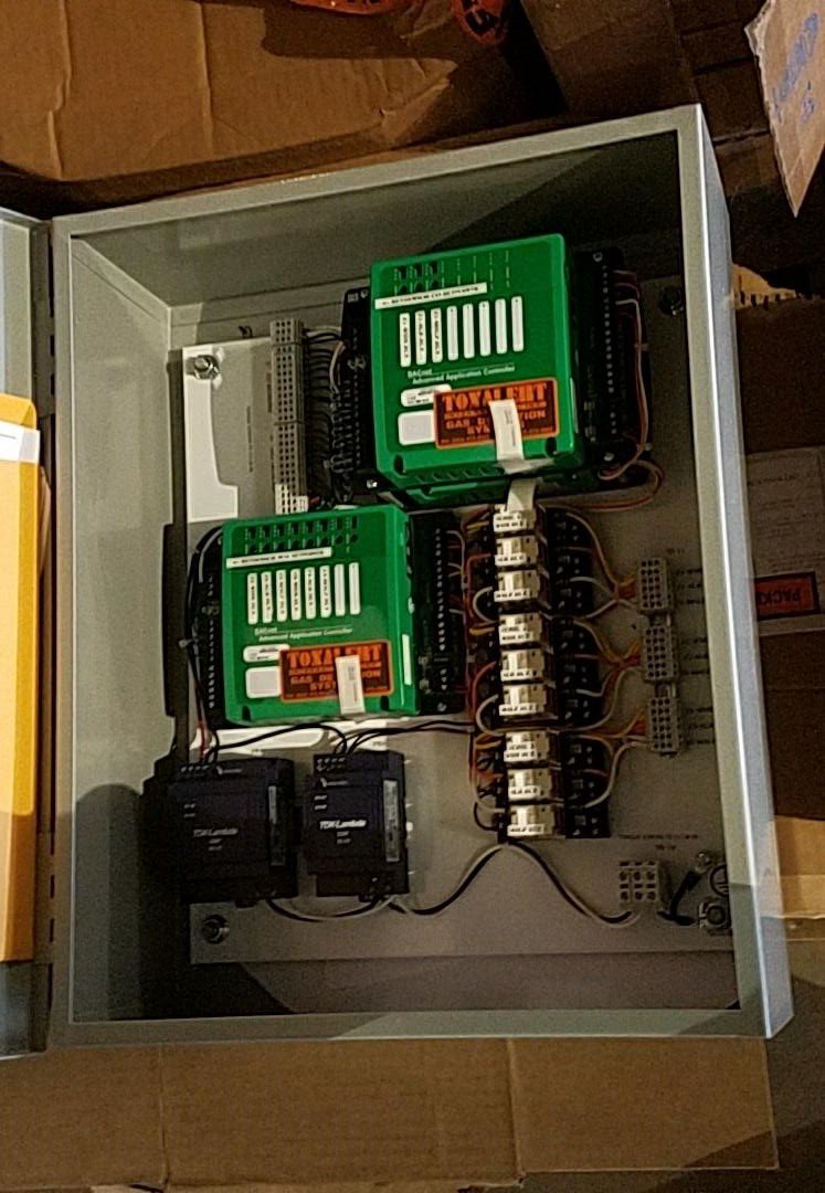 FlowTechInc's tweet photo. Our friends @JCI_Buildings helped oversee the install of a #TOXALERT hazardous gas detection system at Middletown FedEx! #WheresMikeDavis https://t.co/xCCKwTPyM6