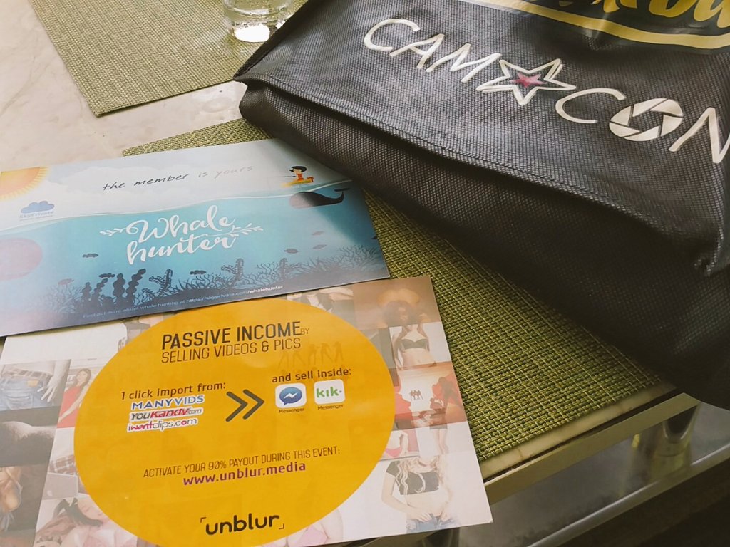 alecsPVT's tweet photo. I am @ #camCon2017 &amp; I got #whaleHunter t-shirts for You ;) And $1000 prize: https://t.co/N9Oa5ZjTHi https://t.co/q83RVkesDX