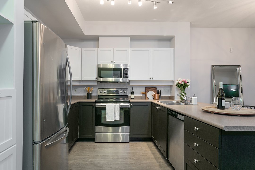 dgpigott's tweet photo. @toddtalbot #133 600 Park Crecent photos look amazing! #newwest #glenbrookenorth https://t.co/J2qA2xcBPL