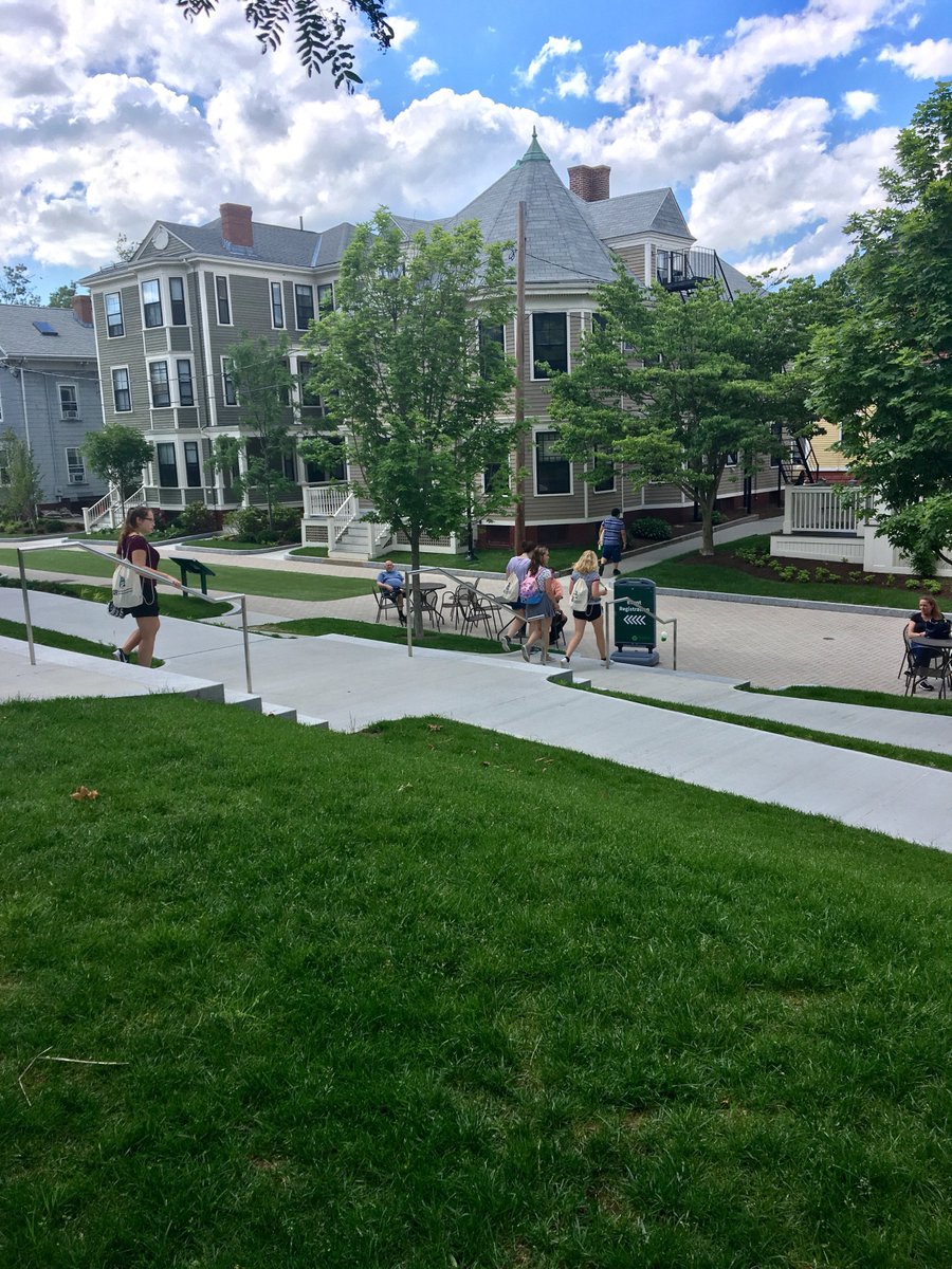 lesley_u's tweet photo. That's a WRAP on #LynxOrientation Session 2! Have a wonderful summer &amp; we'll see you in September! Cheers to the Class of 2021! 💚🍊🎈💜💕🐳🌼🍏💙🔮 https://t.co/ZiFrdlW6H0