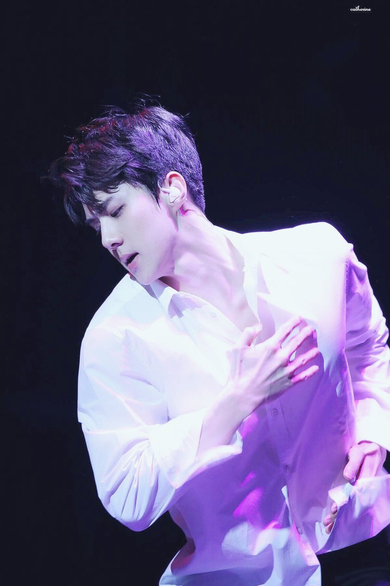sehun tweet media