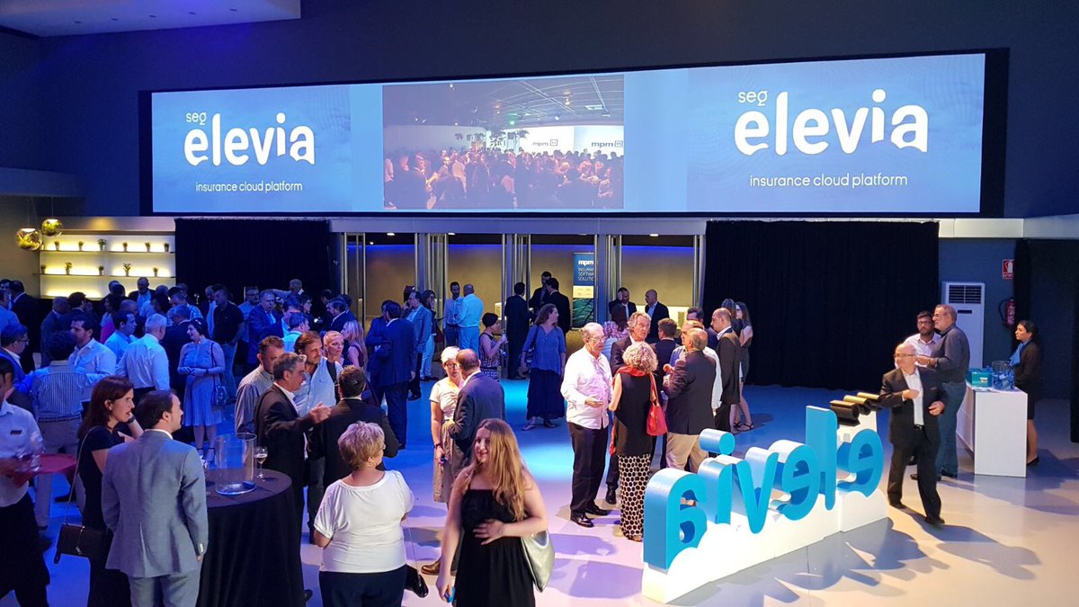 TeatroGoya's tweet photo. Llego el momento del cóctel para los asistentes de #mpmrevolutionday #ELEVIA @mpmsoftware @TeatroGoya https://t.co/zH6EvcGXvc