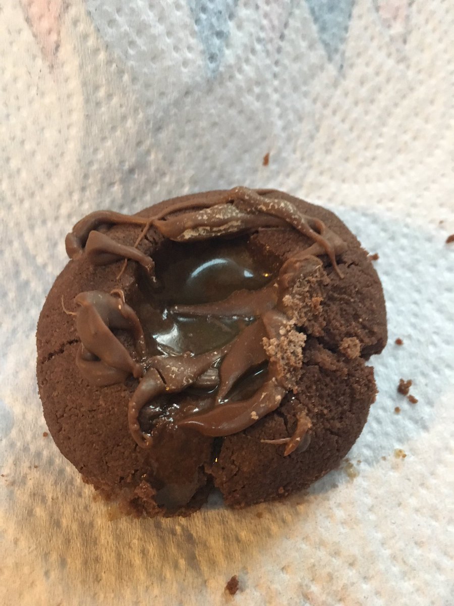 laura_scfc's tweet photo. When your #trainbuddy @kan3a_ finally returns the baking favour after 3 years!! Yummy btw!! https://t.co/6OE6LJ4grL