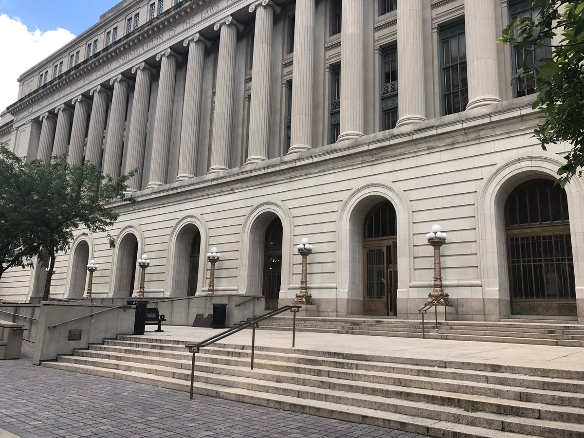 therealgracecun's tweet photo. currently no police presence outside the courthouse #TensingRetrial #ConvictTensing #CountdowntoConviction #SamDubose https://t.co/emqqTVXRXB