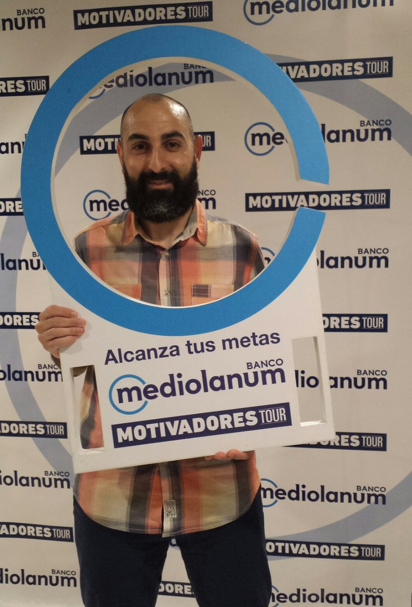 bilbochango's tweet photo. #motivadorestour Viendo a #sebastianalvaro en #teatrocamposeliseos  #alfilodeloimposible #bilbao https://t.co/AiV89F0foH
