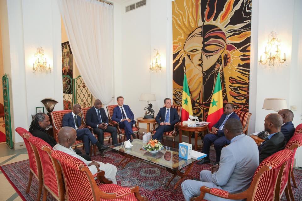 KaneBousso's tweet photo. Le Président @Macky_Sall a accordé à @jheyraud et sa délégation une audience au Palais de la République ce matin.
#kebetu #football #om https://t.co/HXtDdLTrpC