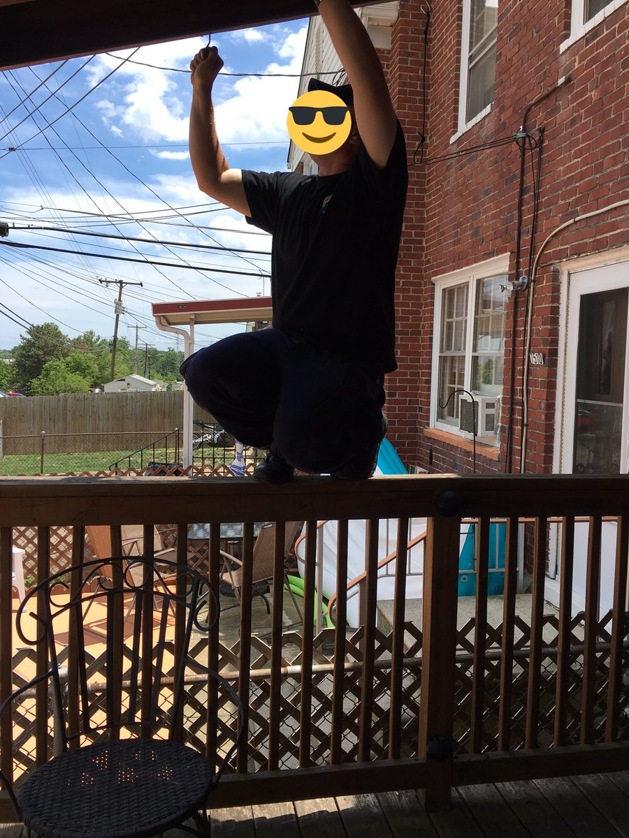Leistunghund's tweet photo. I'm not sure if I should be in awe or afraid that the men I know I'm lucky enough will do crazy sh*t like this for me😜👍😏 #catlikeagility https://t.co/LgbvcskALr