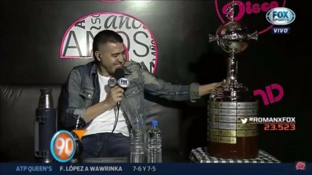 EternoDiez's tweet photo. Y si vos me preguntas hoy que carajo es el amor yo te contesto: miralos a ellos dos... https://t.co/k78chiRumR