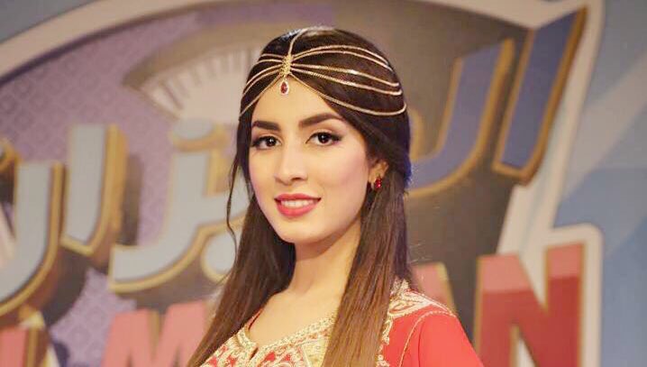 IraqandAlgeria's tweet photo. @SuhilaBnLachhab #حكايه_ثقه قبل إطلاقها 
فَسَرها كلٌ مِنّا على ليلاه
لكن بعد ظهورها وإشراقها
إتضح بأنها "ألثقة بالله"
نطقتها سهيلة من أعماقها https://t.co/b3eqjCoq5r