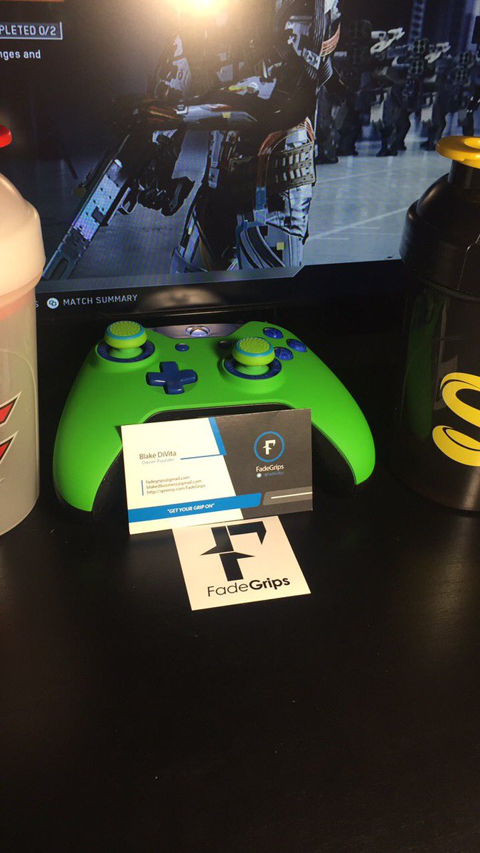 LilBildo's tweet photo. Finally got my new @FadeGrips for me scuf and I couldn't be happier! https://t.co/liq63S680I
