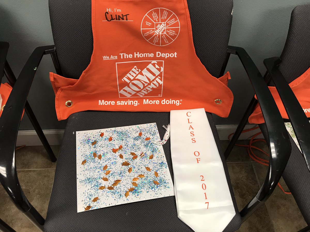 laroldan32's tweet photo. 6560's First HiPo Graduation 🎓of 2017! Great job to these Associates for showing true Leadership! I can't wait 2 watch u grow. Congrats!🎉🎊🎈 https://t.co/XxlnyKrO7g