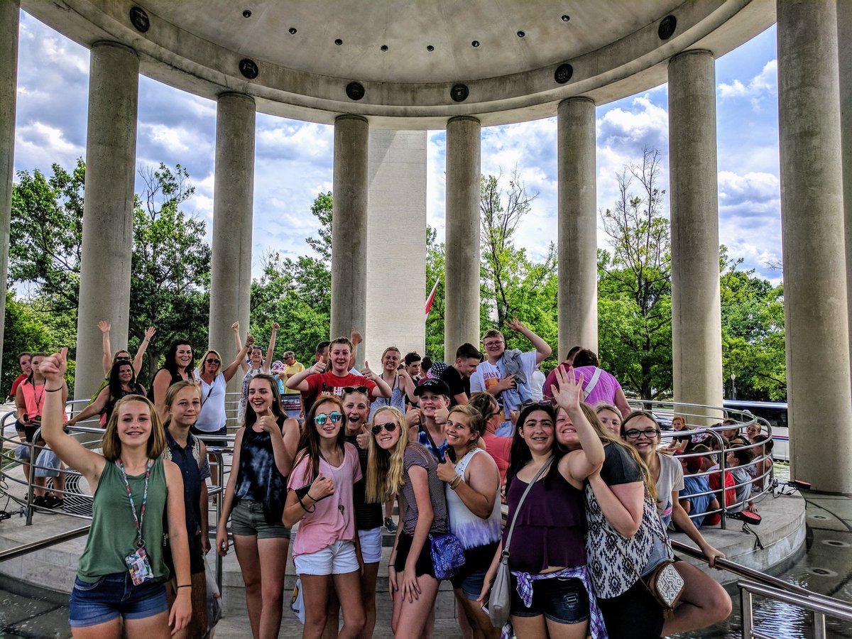bradyjayolson's tweet photo. We took a detour and stopped in Canada for a minute! #canadianembassy #traveldc #bvdc2017 #wearebv https://t.co/tbJf7J48UF