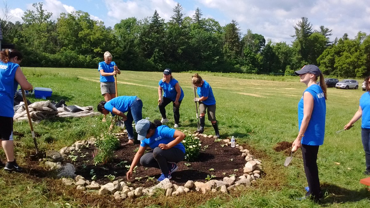 TuftsHealthPlan's tweet photo. What a day! Thank you to our employees for your hard work &amp; to our community partners for giving us the chance to help. #THPVolunteers https://t.co/QDo0ebYODa