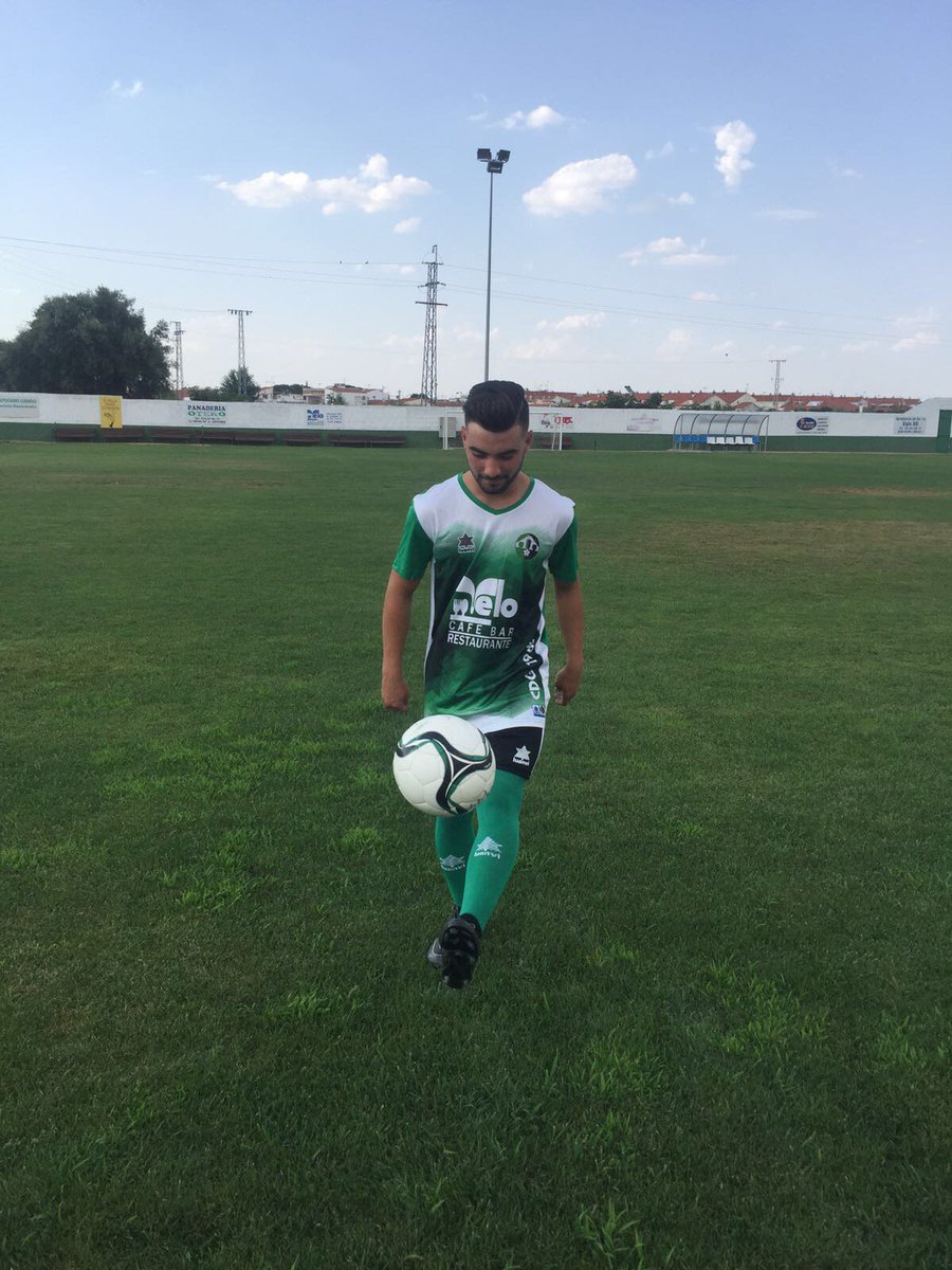 OFICIAL | Los canteranos <a href="/jesustc07/">Carretero</a> y <a href="/robertoel48/">r¤B£rtø </a> tendrán ficha con el primer equipo. ¡Enhorabuena! #CambiemosLaHistoriaJuntos