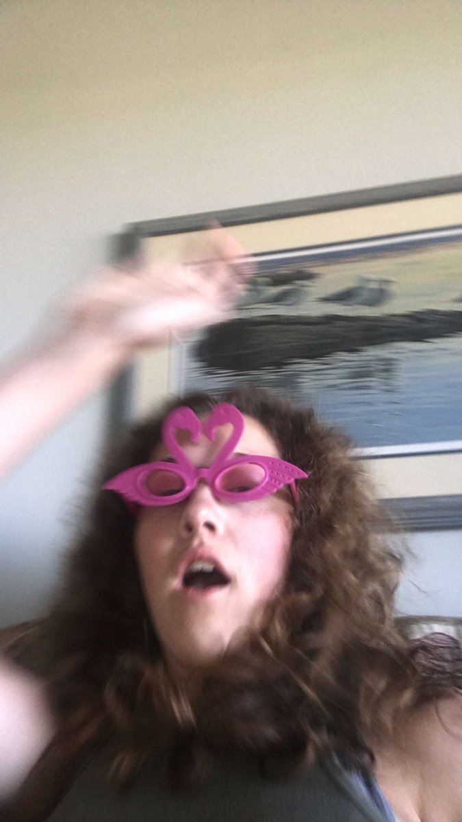 DailyPicsOfMary's tweet photo. She protec but she also attac https://t.co/NRaMuWVKbe