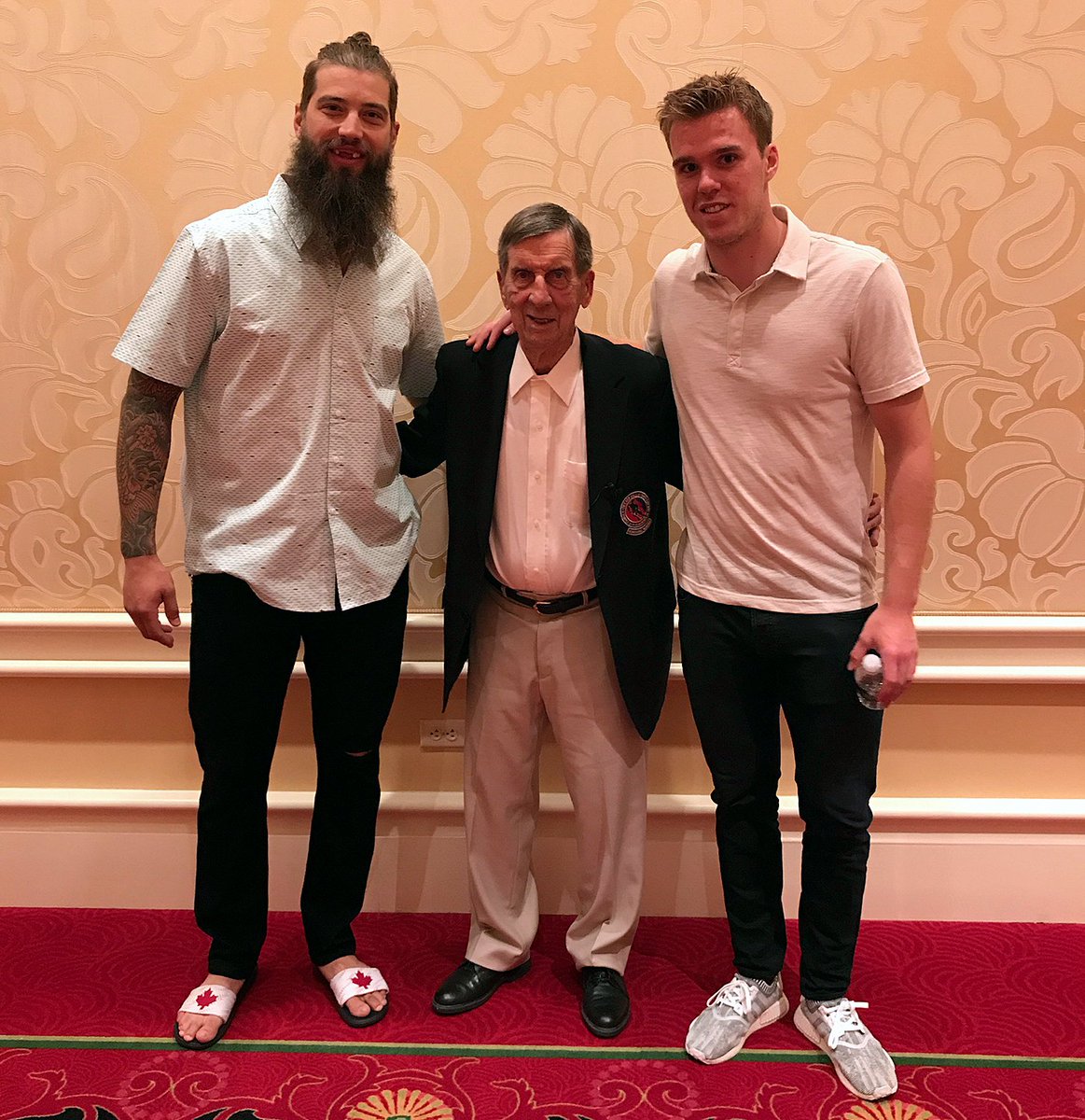 EdmontonOilers's tweet photo. Ted Lindsay Award finalists with the man himself! #NHLAwards https://t.co/3w2ba3SEXr