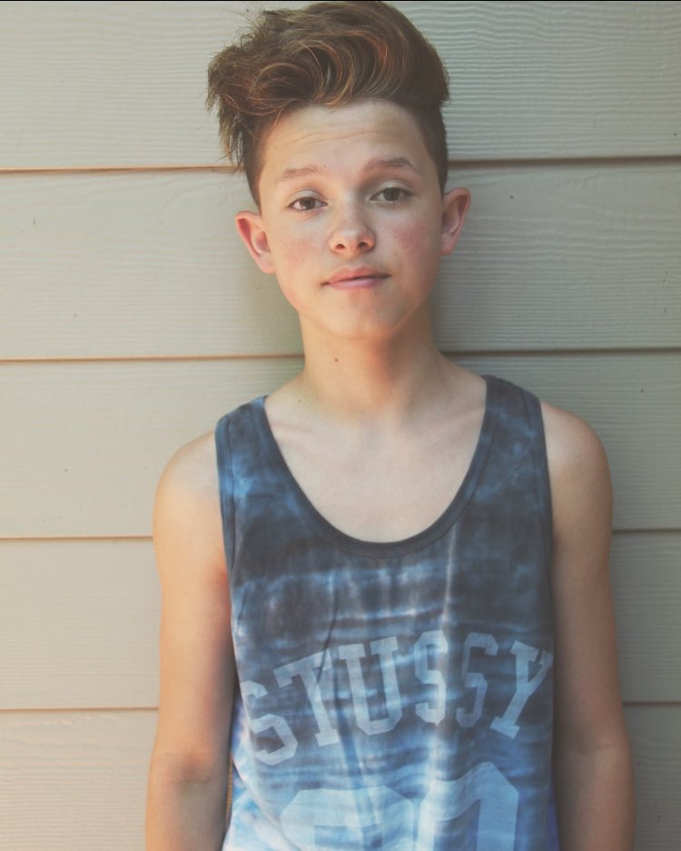 yaaaaaboijacob's tweet photo. woah. i posted this a year ago today.. time flies https://t.co/kf8s8lBLMW