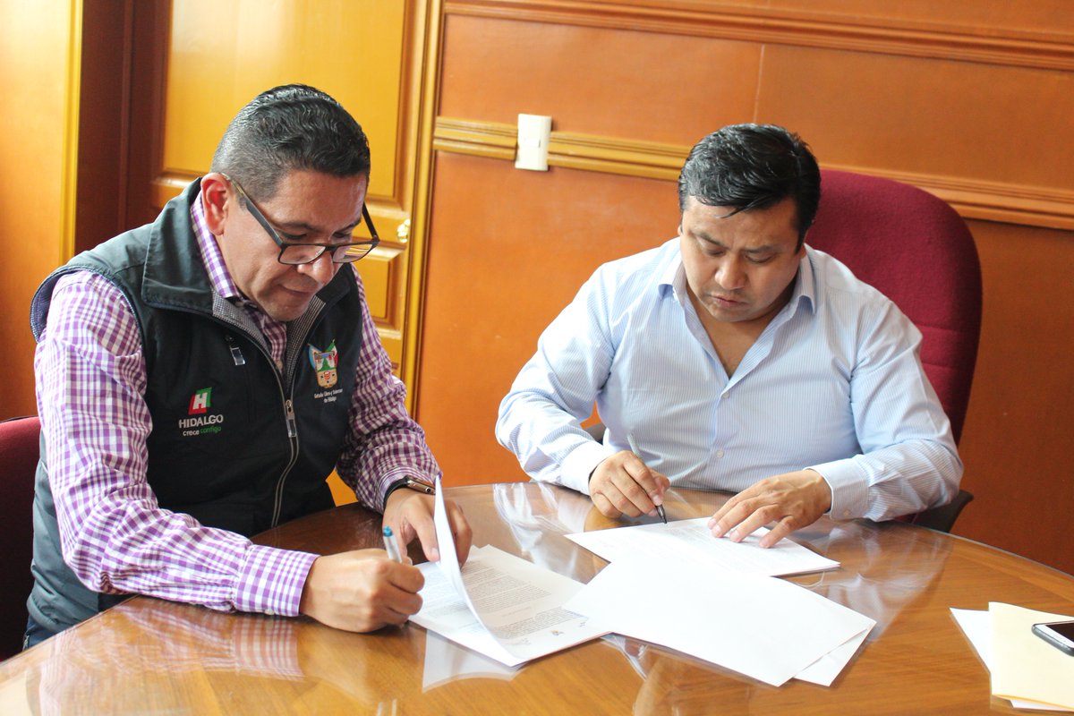 CatastroHidalgo's tweet photo. Llevamos a cabo la firma del Convenio de Colaboración Administrativa, con el Presidente Municipal de #Actopan @hectorcruzo #HidalgoModerno https://t.co/B2UaVNISc6
