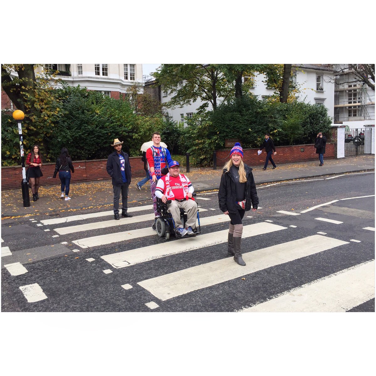 milesformatty's tweet photo. THIS is #BillsMafia  #BucketLists #ConquerYourList #BillsInLondon https://t.co/LRStvsvng7