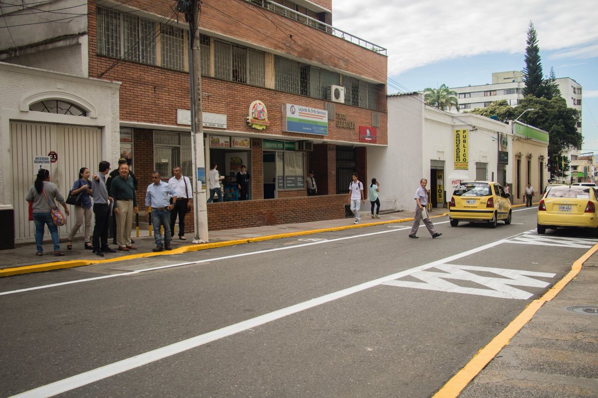 AlcaldiaBGA's tweet photo. #Fun5BGA
La Cra 20 es #AHORA más incluyente y amable con el peatón. Nuestros agradecimiento a @ColorUrbano1
▶️https://t.co/C2t3DcNI63 https://t.co/3H04pzIpcZ