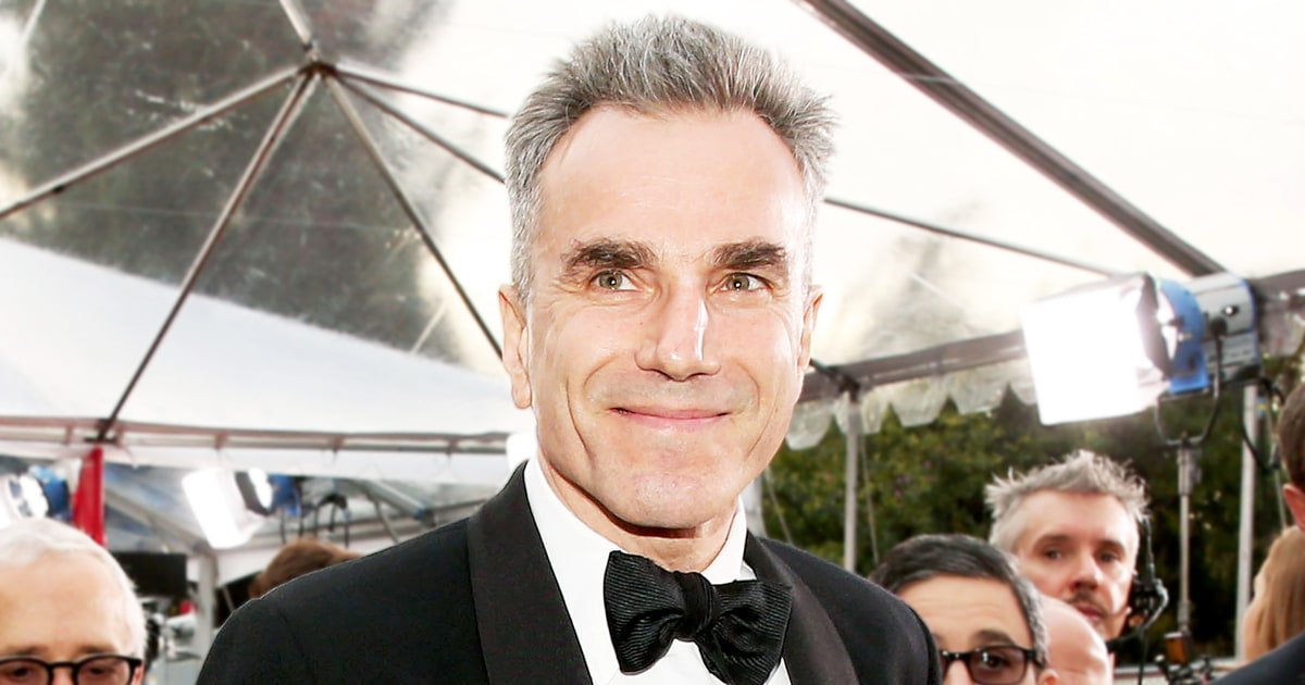 usweekly's tweet photo. Daniel Day-Lewis is retiring from acting: https://t.co/NY7SozjOgc https://t.co/blYJbPhw5P