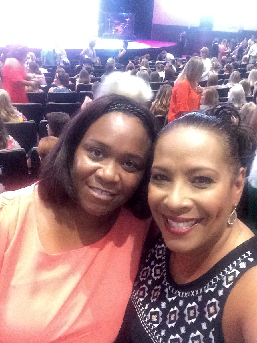 conniepage_'s tweet photo. @milestonewomen Awesome night with awesome women that warm my soul. https://t.co/KnSO67nTMJ