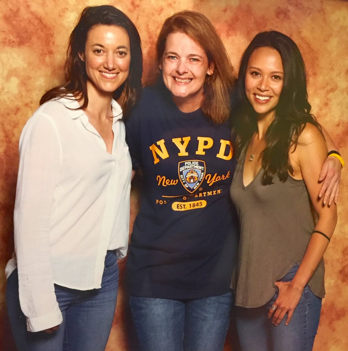 netcrazycp's tweet image. These two ladies (@ZoiePalmer @Mel13Oneil ) are simply amazing! #DarkMatter #2Boss #ZoiePalmer
