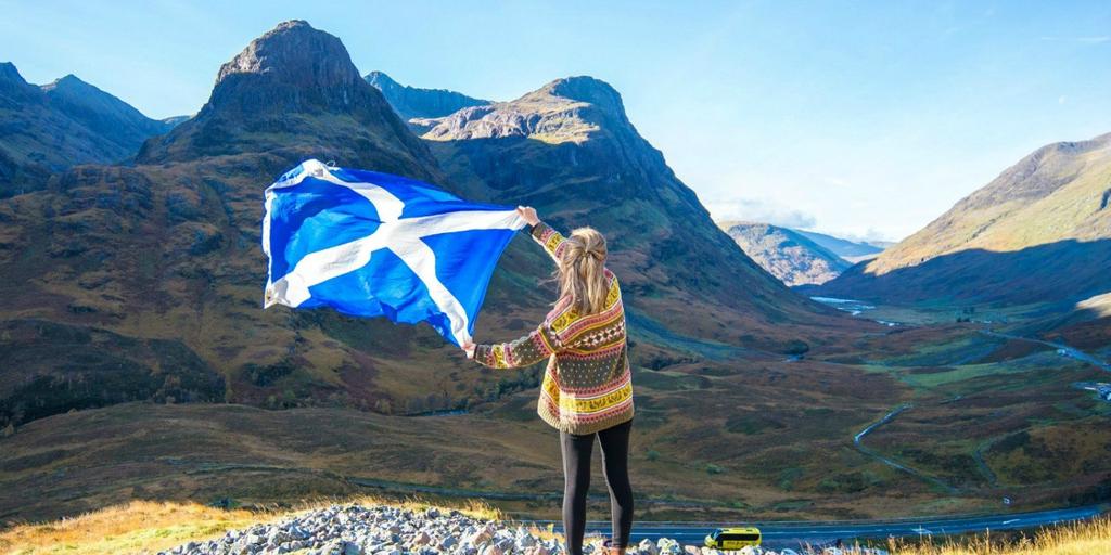 CrashMacDuff's tweet photo. Done w/TTs, tours & cycling events for Jun. New adventures, diff places in Jul. #TeamMacDuff's Kat MacDuff signals it's time to go home. https://t.co/2JpSLuaVqc