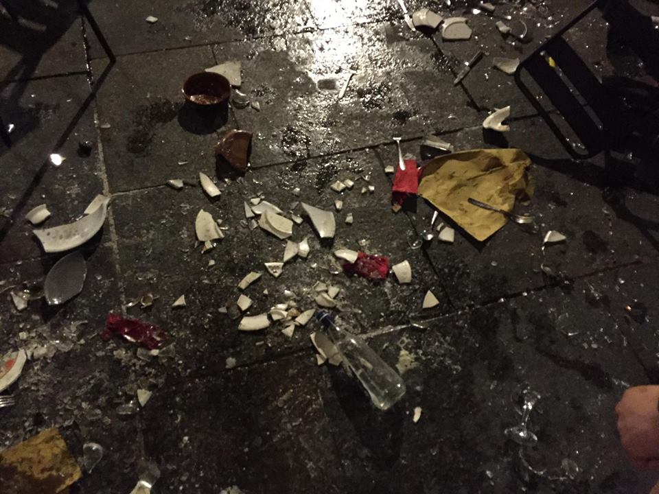anarchodroid's tweet photo. #Torino #Vanchiglia dopo gli episodi di #piazzasancarlo la polizia fa rispettare ordinanza anti vetro. non sono mai stati molto intelligenti https://t.co/g2aBVYCdjG