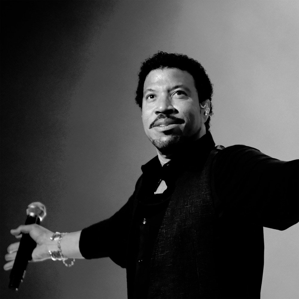 Happy Birthday to the great Lionel Richie............................ 