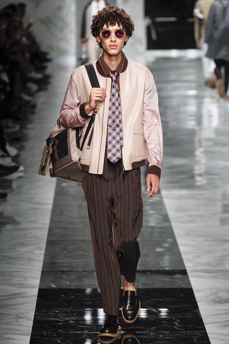 REDHAUSPR's tweet photo. Fendi Spring 2018 Menswear Collection | @Fendi  @voguemagazine | #spring18 #fendi #vogue #mwfm https://t.co/a1NEtGiTHK