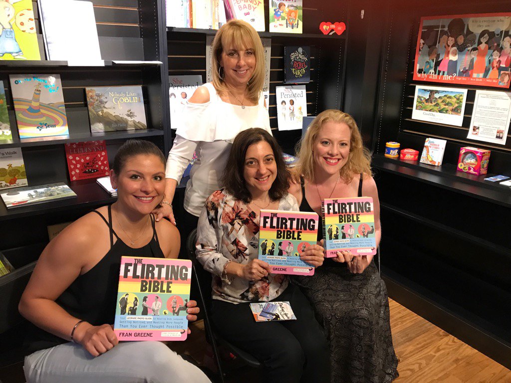 FranGreeneLCSW's tweet photo. Fran with some lovely guests that came out to the workshop tonight! #FlirtingFun https://t.co/JlLCApU6jO