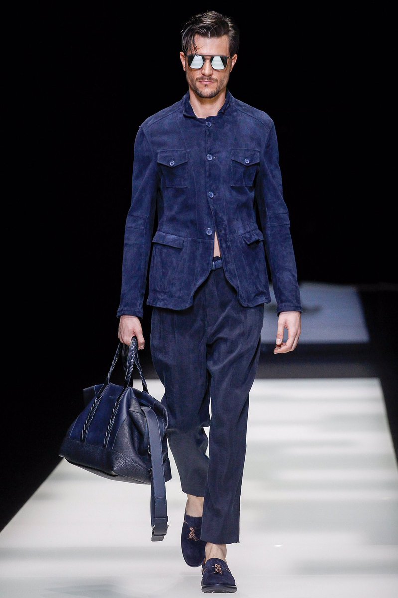REDHAUSPR's tweet photo. Giorgio Armani Spring 2018 Menswear Collection | @armani @voguemagazine | #spring18 #giorgioarmani #vogue #mwfm https://t.co/RoHy0GSQd9