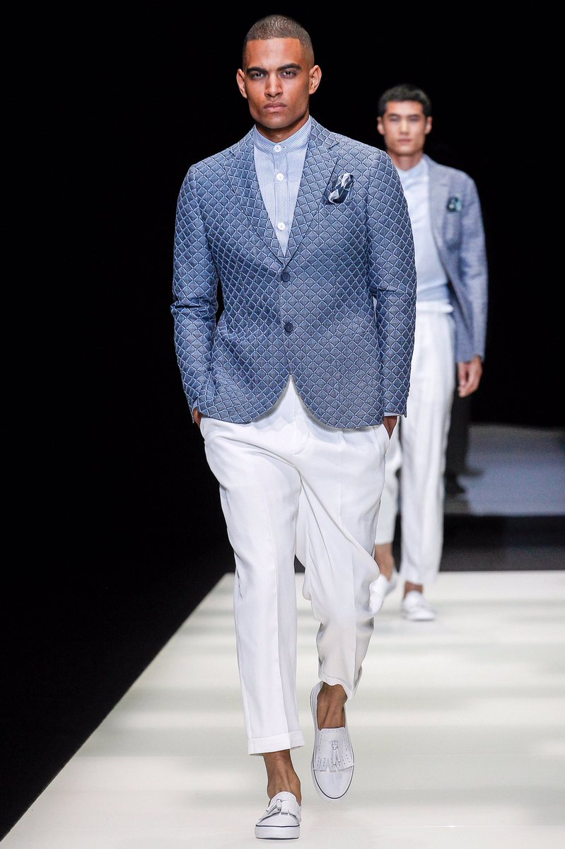 REDHAUSPR's tweet photo. Giorgio Armani Spring 2018 Menswear Collection | @armani @voguemagazine | #spring18 #giorgioarmani #vogue #mwfm https://t.co/RoHy0GSQd9