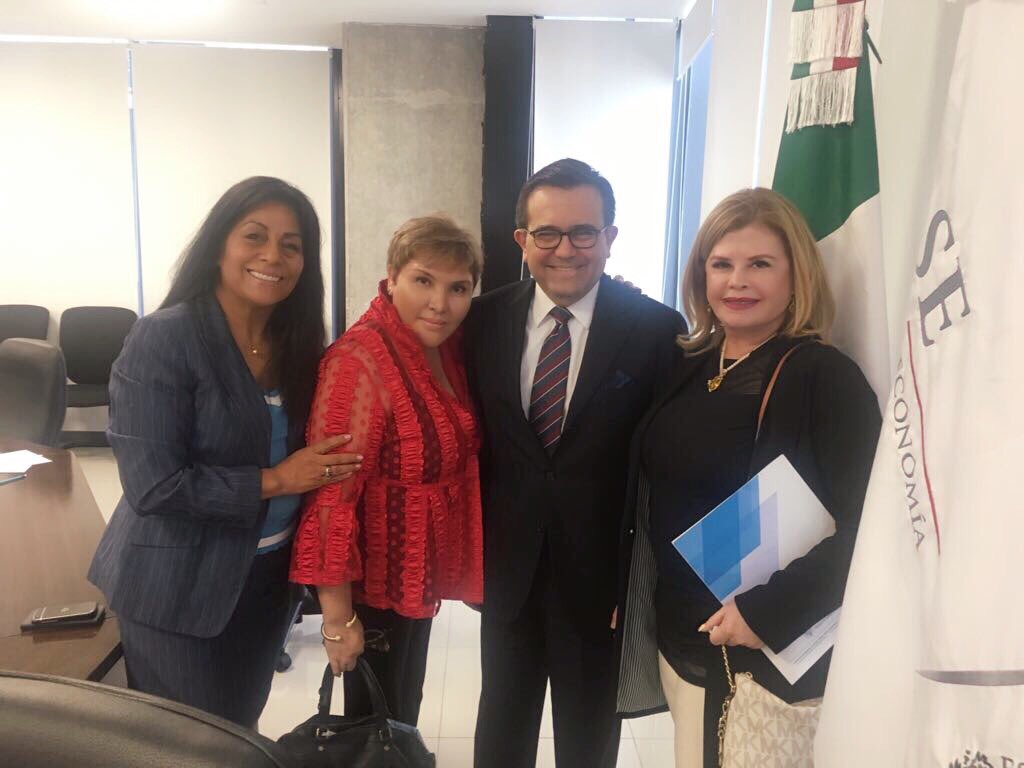 anamasa5's tweet photo. Reunión del Consejo Consultivo del INADEM. Un gusto saludar a nuestro Secretario de Economía y al Presidente de INADEM @SE_mx @INADEM_SE https://t.co/UhUbpIrccK