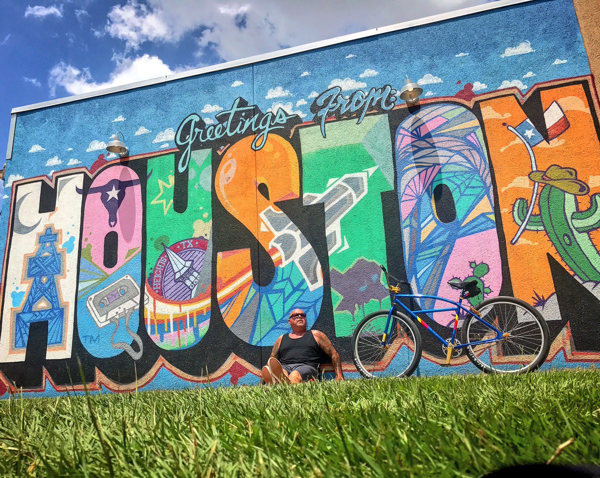 The_Black_Jesus's tweet photo. Today was a good day. #houston #texas #houstonmural #bicyclehouston #bicycles https://t.co/eDTOBysXYS