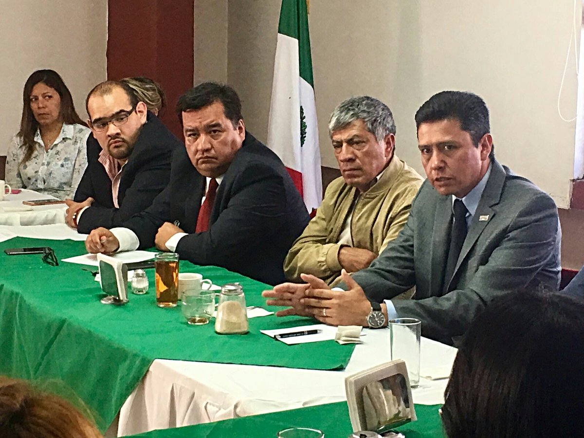TizayucaSegura's tweet image. "Hoy #Srio @Edwin_HernandG acompañó #Presidente Gabriel Garcia Rojas a #Reunión de #Seguridad
con @CanacintraTizay"
