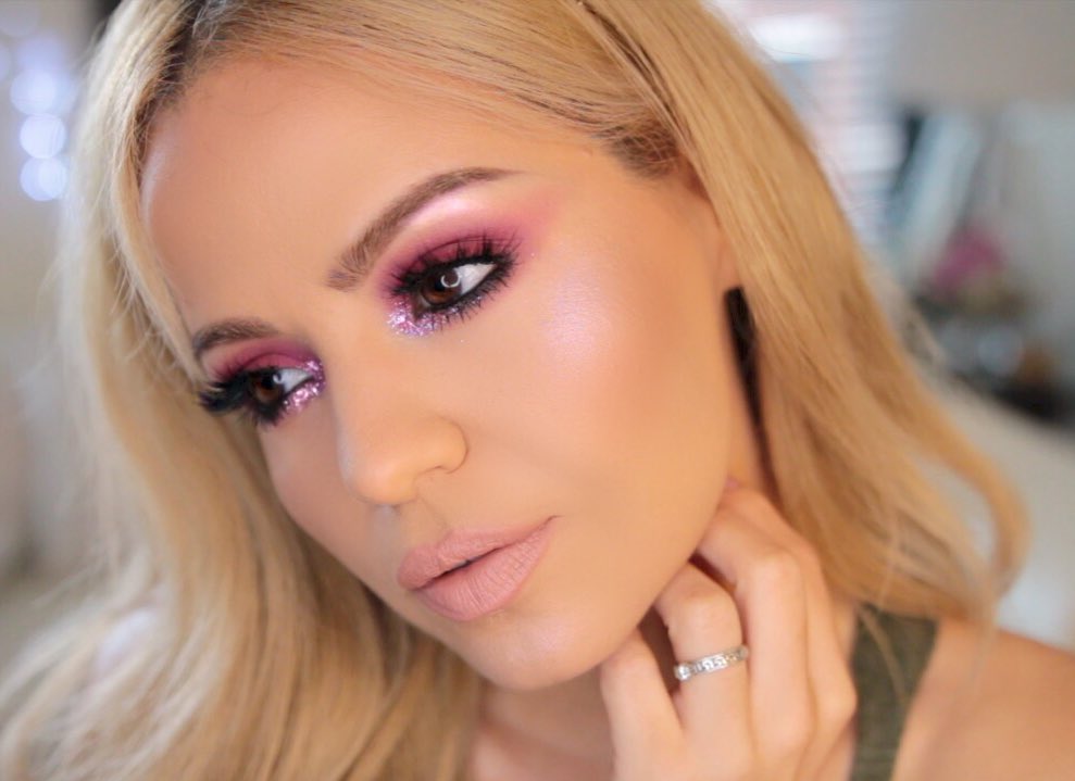 biancaalcazar's tweet photo. #Motd ! @wetnwildbeauty "Berry recognize Me" as my eyeshadow @Maybelline "Dewy Smooth" @sosusanbeauty "metamorphosis" @elegenz "moonlight" https://t.co/mdnJog05lD