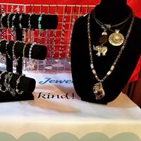 hpangel2's tweet photo. Completely Unique Custom Jewelry - Each piece is one of a kind!
If interested e-mail me at hpangel2@comcast.net
#jewelry #crystal #custommad https://t.co/e5zTOcKSvo