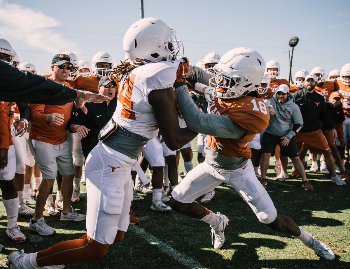 TexasFootball's tweet photo. 1-0 #ThisIsTexas #HookEm https://t.co/07hUy9tg0F