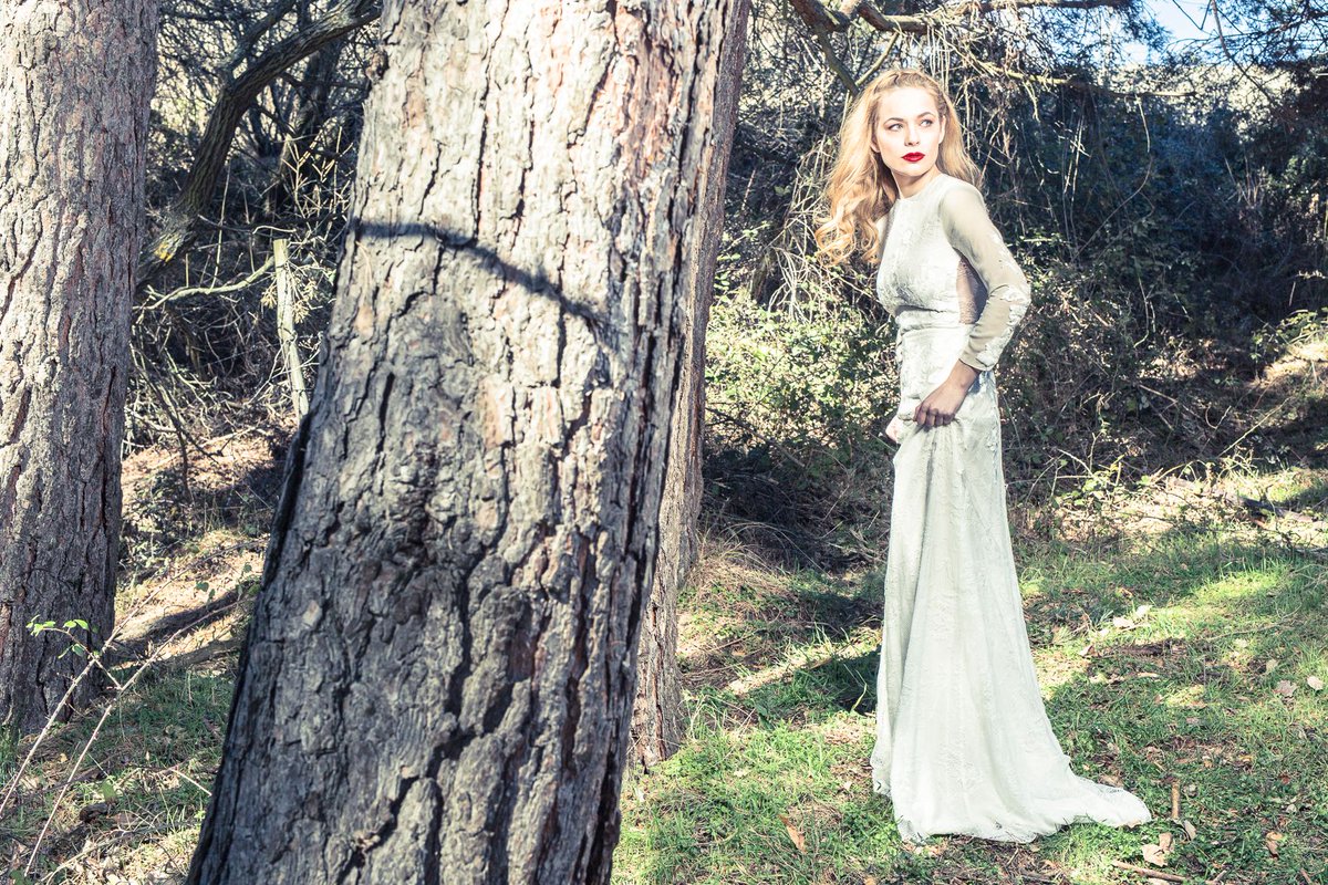 ¡Me encanta este vestido de <a href="/Ohqueluna1/">Oh que luna!</a> ! <a href="/estudioenlaza/">estudioenlaza.com</a> <a href="/LPPrometida/">LPP</a> #vamonosdebodorrio #weddingplanner #styledshooting #weddingdress