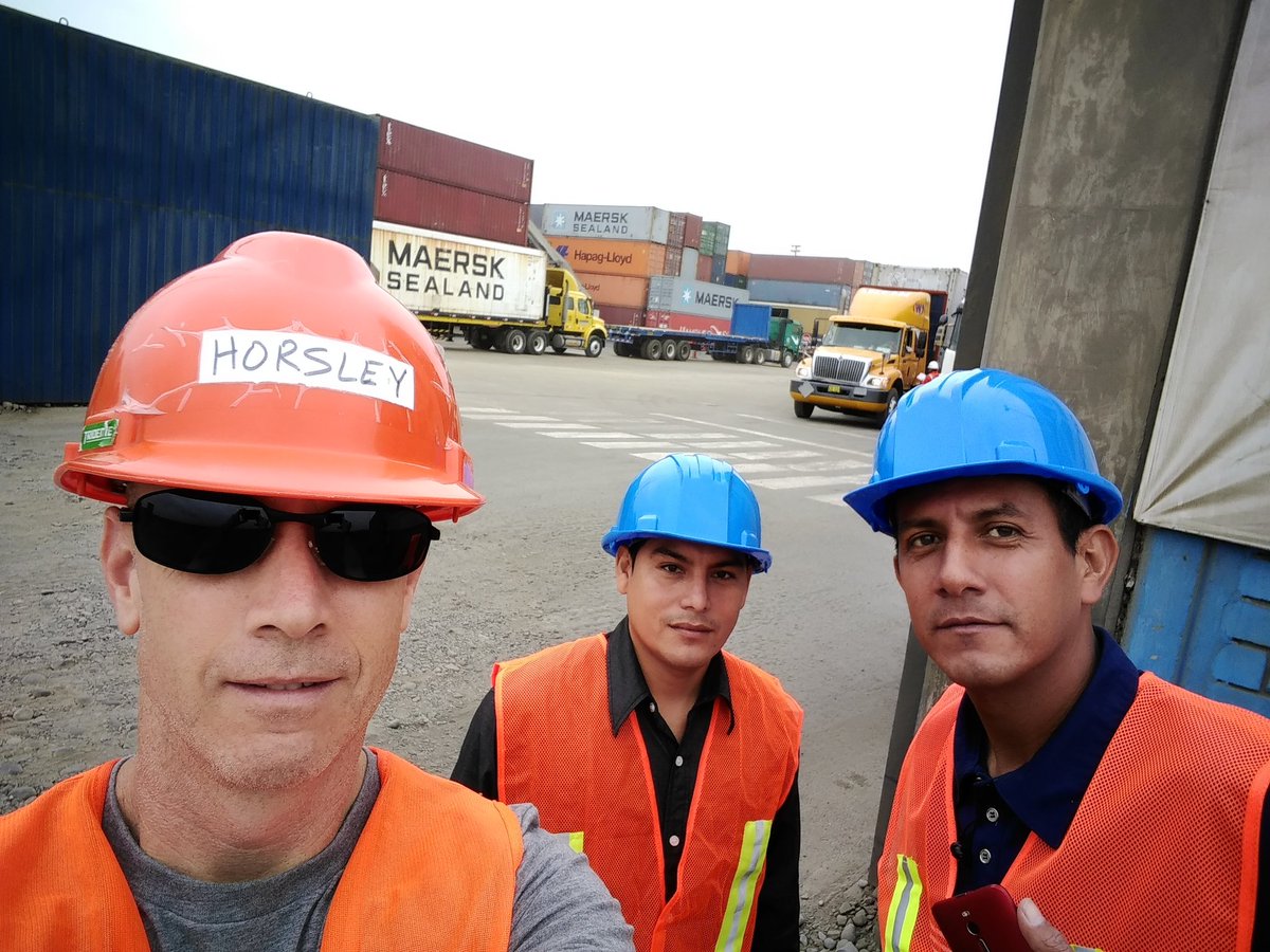 Just 3 cholos exporting pure Nacional #cacao !