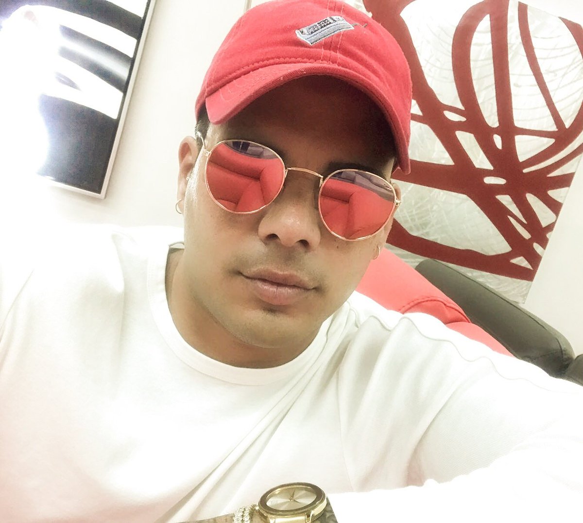 Día de negocios 💰💰 Mil bendiciones para todos, no paramos de trabajar 🙏🏻 #hellasmusic