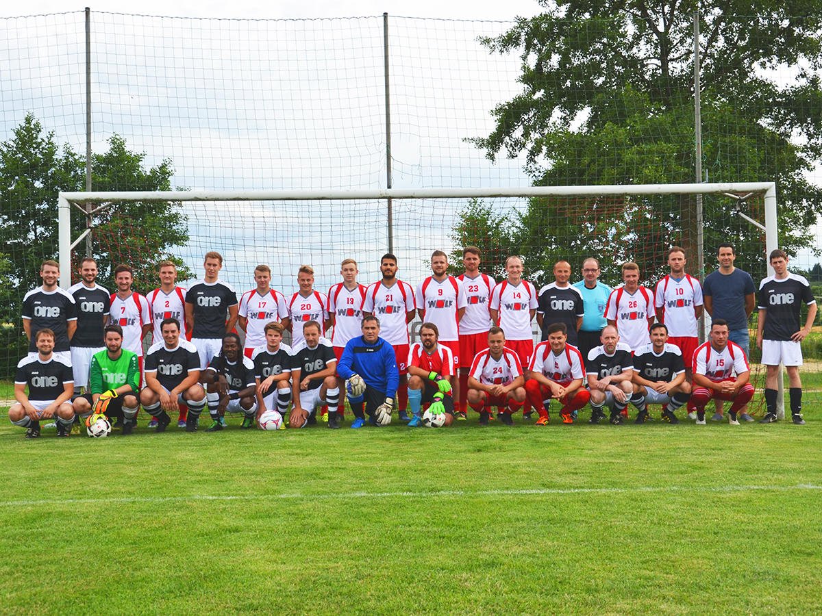 Wolf_GmbH's tweet photo. Tut uns echt Leid, Jungs von ebm-papst  - 4:0 ging das Freundschaftsspiel für das Wolfsrudel aus.  🐺✌⚽ https://t.co/ZkOc4amo7V
